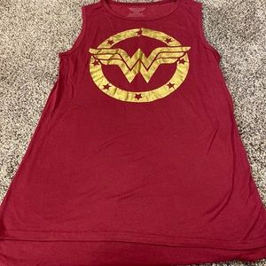 🔓🔓 NWOT Wonder Woman top